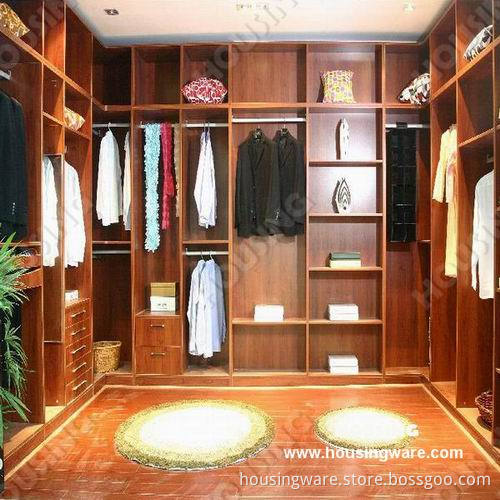 Western Country Style Walk in Closet